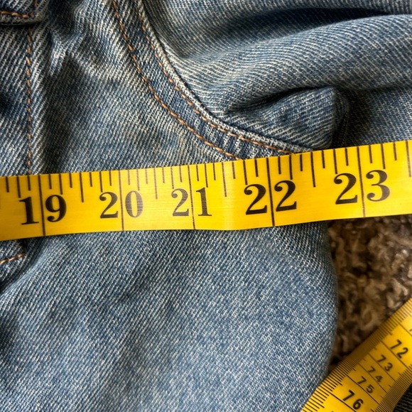 Victoria’s Secret PINK distressed hem denim jean jacket size medium - Picture 5 of 12